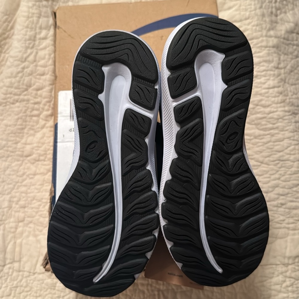 KIDS ASICS PRE EXCITE 9PS RUNNING SHOES. BLACK/SOFT SKY. BRAND NEW IN THE BOX. - Picture 2 of 3